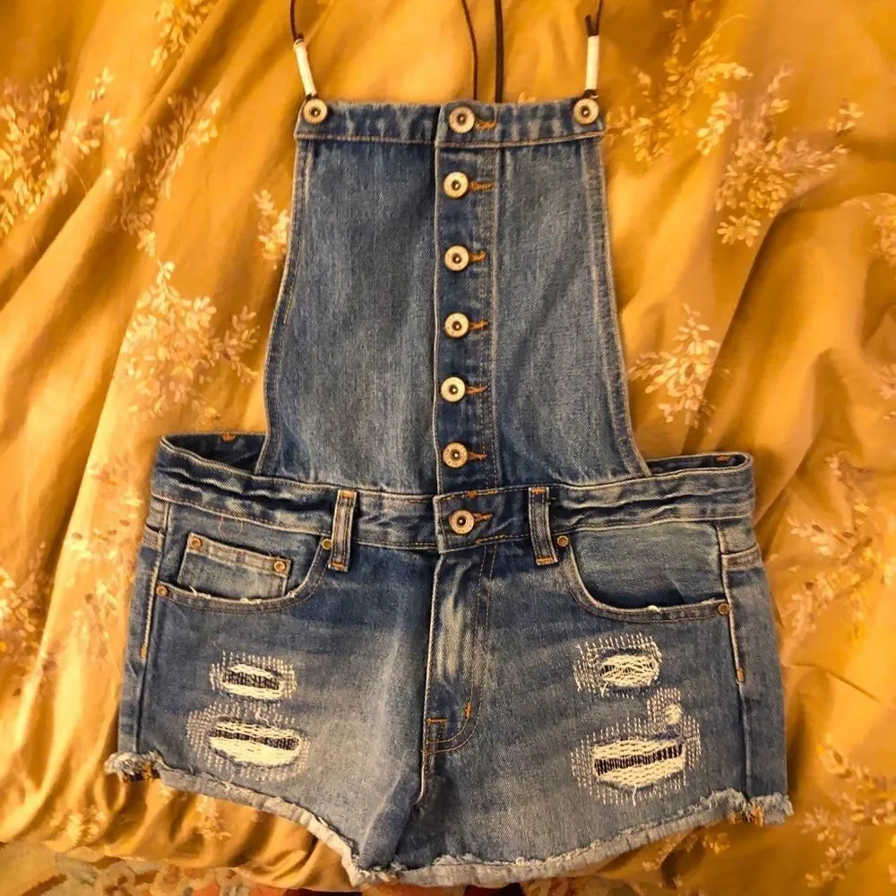 Forever 21 Distressed Size 24 Jean Short Bibs!
